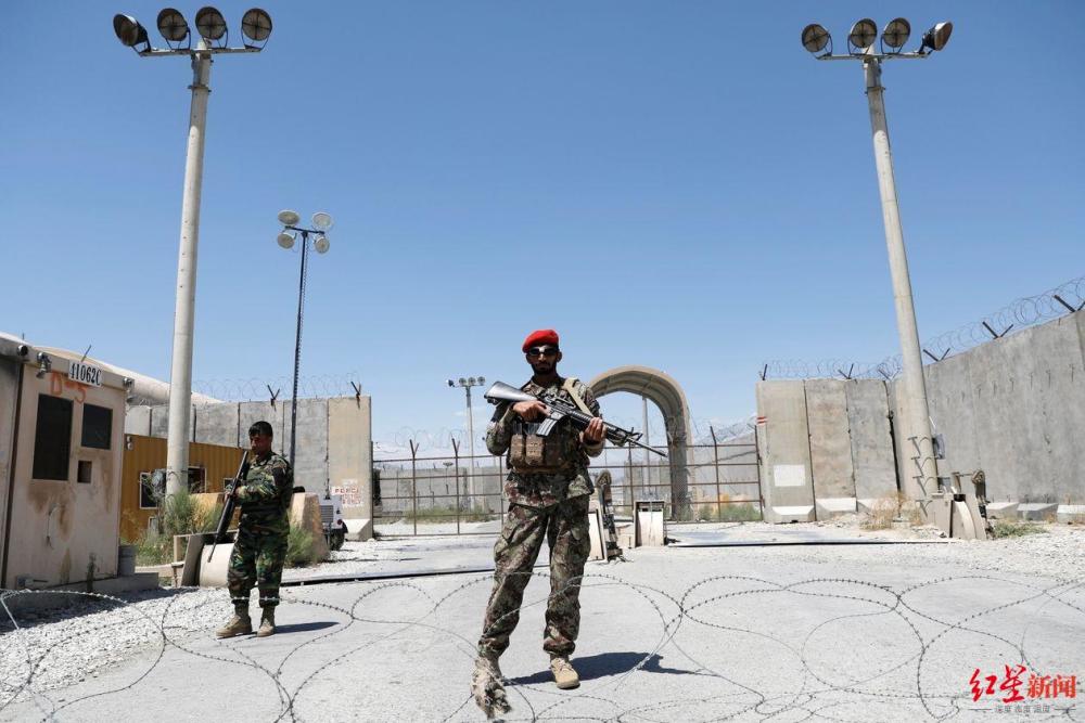 美军撤出阿富汗指挥中枢，劫匪就来了：搬走电脑、提走煤气罐